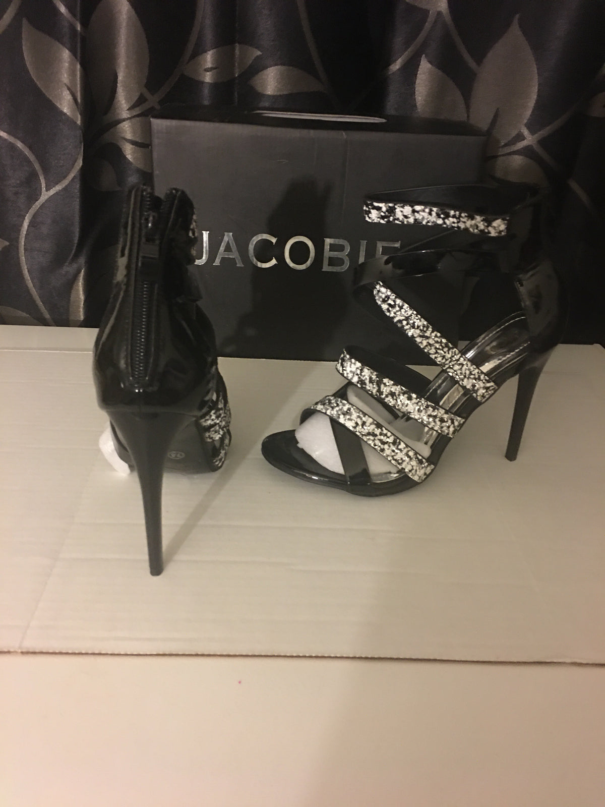Jacobies Black And Glitter Silver Heels