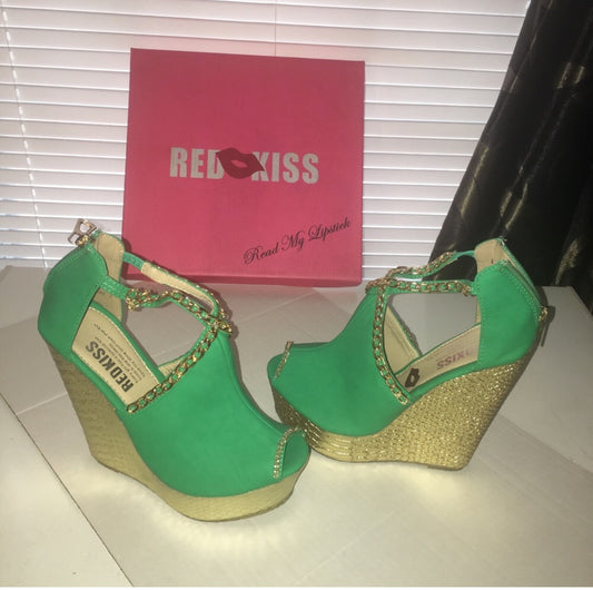Red Kiss Gold Couture Green Chain Wedges
