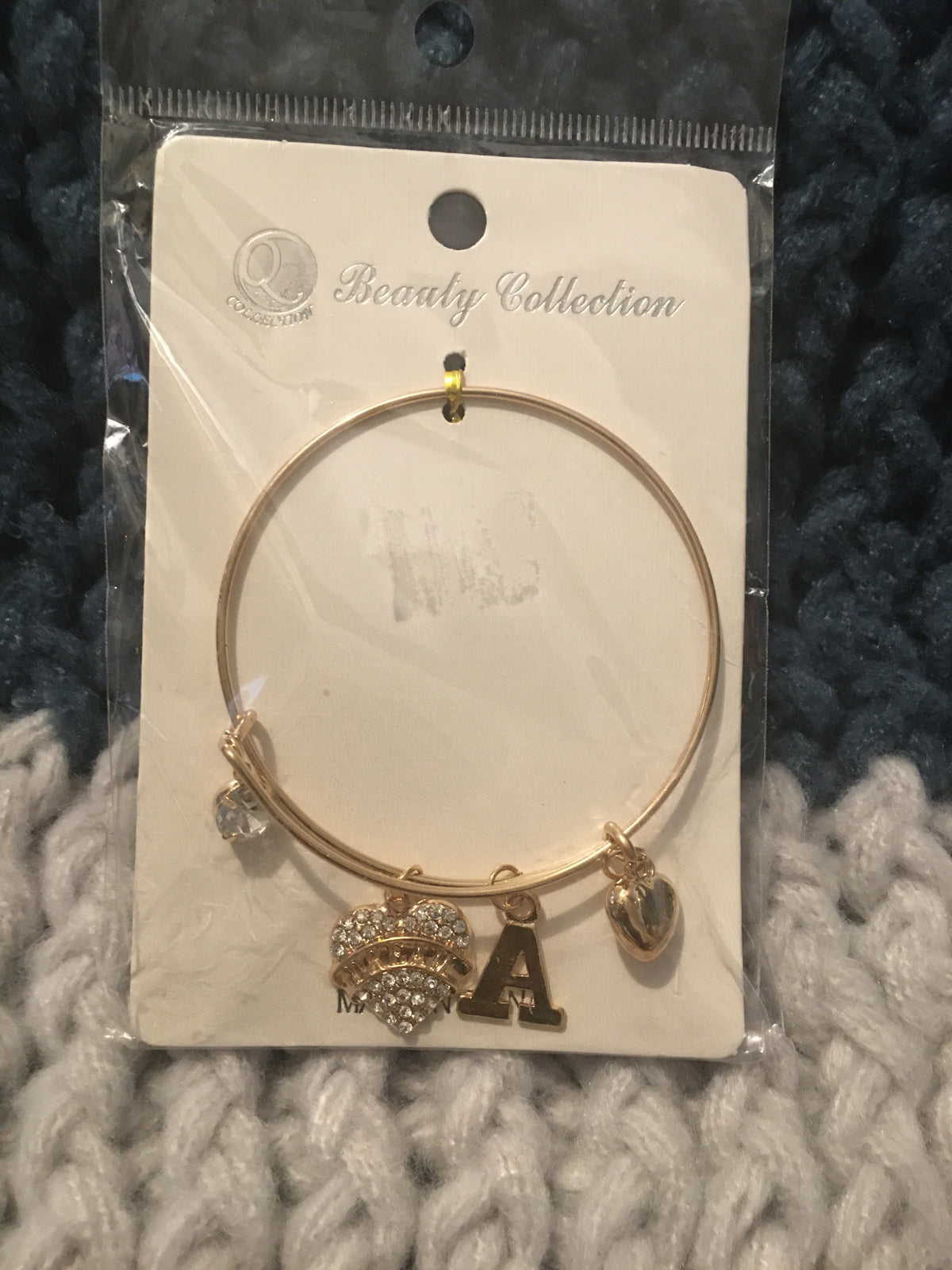 Brazalete con letra A de oro