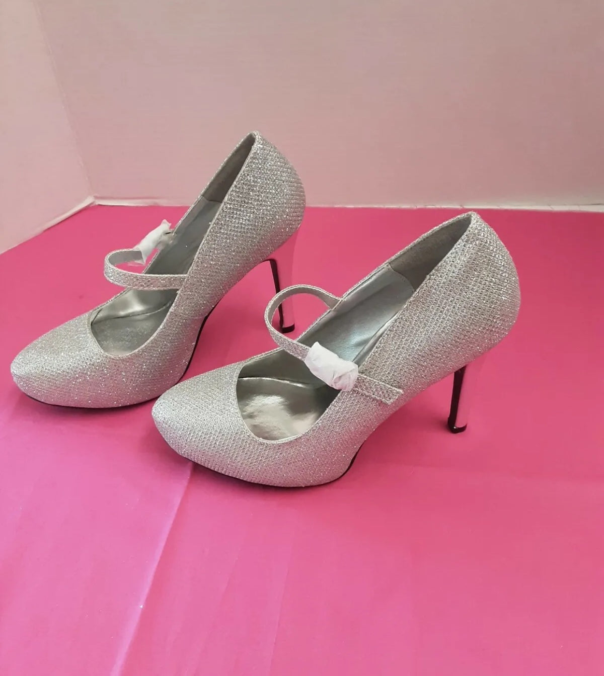 Tacones Qupid plateados y con purpurina